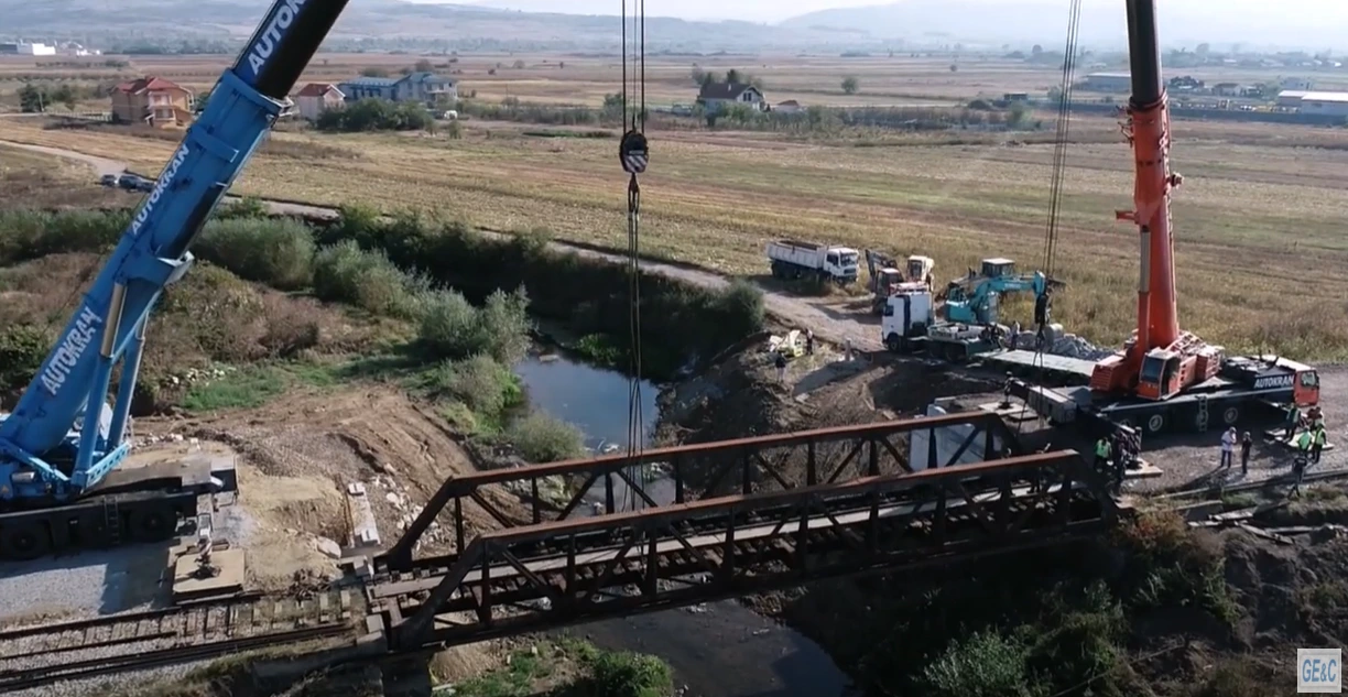 Premeštanje konstrukcije železničkog mosta na pruzi Niš